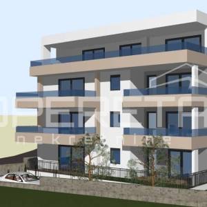 LUKSUZNI PENTHOUSE S POGLEDOM NA MORE I IMPRESIVNOM LOĐOM U ZAPADNOM DIJELU MAKA