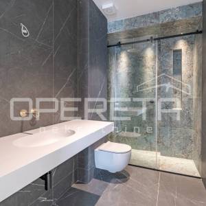 Luksuzni penthouse s privatnim bazenom i krovnom terasom – Opatija, panoramski p