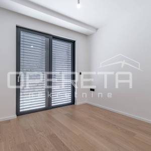 Luksuzni penthouse s privatnim bazenom i krovnom terasom – Opatija, panoramski p