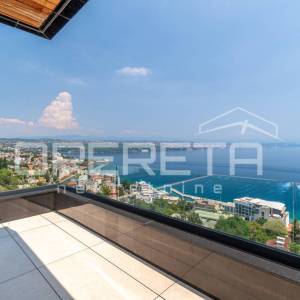 Luksuzni penthouse s privatnim bazenom i krovnom terasom – Opatija, panoramski p