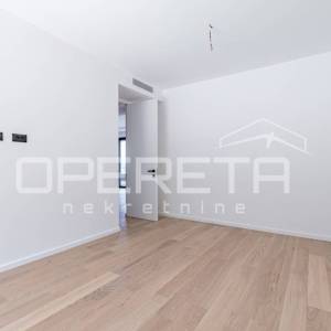 Luksuzni penthouse s privatnim bazenom i krovnom terasom – Opatija, panoramski p