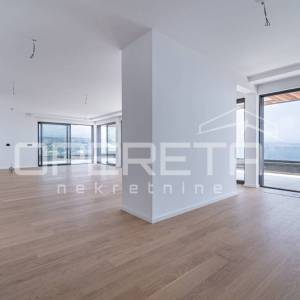 Luksuzni penthouse s privatnim bazenom i krovnom terasom – Opatija, panoramski p