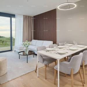 Luksuzni resort s krovnim infinity bazenom!