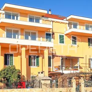 Luksuzni stan 3s, 138 m2, Šibenik