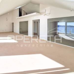 Luksuzni stan 3s, 138 m2, Šibenik