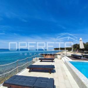 Luksuzni stan u 4* resortu, 2. red do mora, bazen 