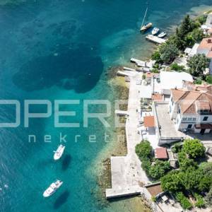 Luksuzno namješteni stanovi uz more na Korčuli – rijetka prilika