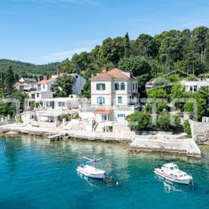 Luksuzno namješteni stanovi uz more na Korčuli – rijetka prilika