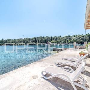 Luksuzno namješteni stanovi uz more na Korčuli – rijetka prilika