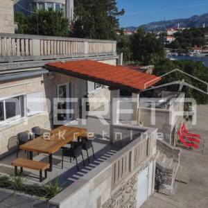 Luksuzno namješteni stanovi uz more na Korčuli – rijetka prilika