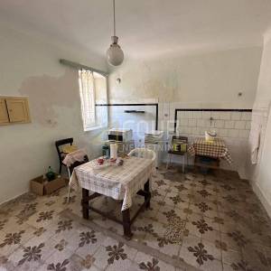 Mali Lošinj - centar, 320m2, kuća s dvorištem, potencijal!
