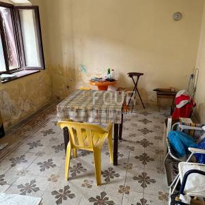 Mali Lošinj - centar, 320m2, kuća s dvorištem, potencijal!