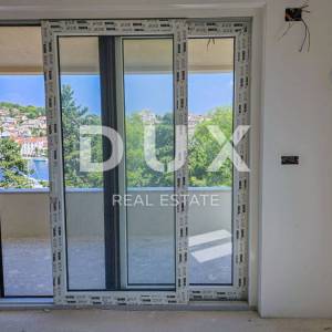 MALI LOŠINJ, CENTAR - Jedinstveni penthouse na 100m od mora!