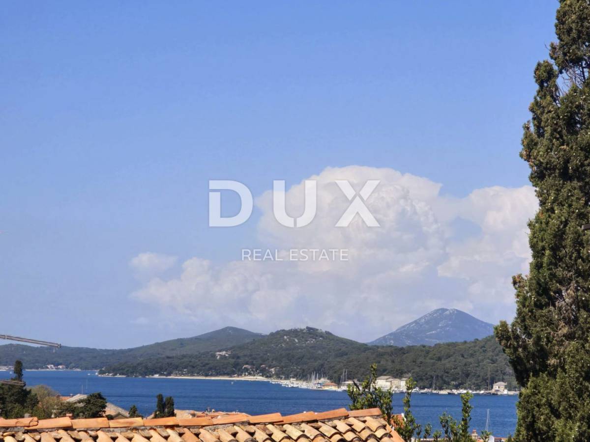 MALI LOŠINJ - centar, kuća 140 m2 + okoliš 80m2