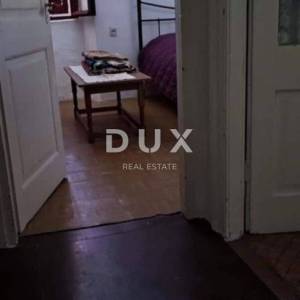 MALI LOŠINJ, CENTAR - Kuća za adaptaciju u centru grada i u blizini mora