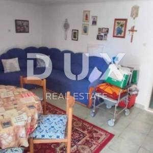 MALI LOŠINJ, CENTAR - Kuća za adaptaciju u centru grada i u blizini mora