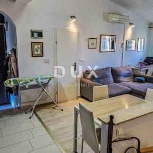 MALI LOŠINJ, CENTAR - Stan sa dvorištem na samo 500m od mora i glavnog trga