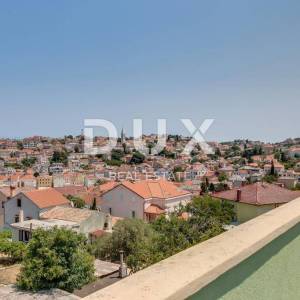 MALI LOŠINJ, CENTAR – Vila u Malom Lošinju, 200m od mora – Savršen pogled i uhodani posao