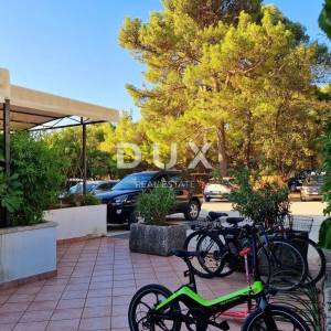 MALI LOŠINJ, CENTAR – Vila u Malom Lošinju, 200m od mora – Savršen pogled i uhodani posao