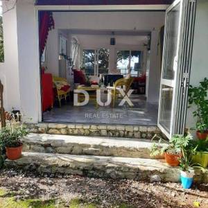 MALI LOŠINJ - Dva stana u neposrednoj blizini mora
