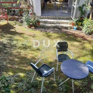 MALI LOŠINJ - Dva stana u neposrednoj blizini mora
