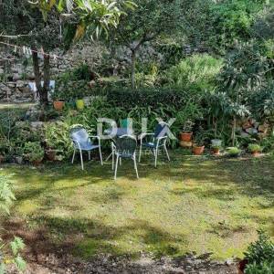 MALI LOŠINJ - Dva stana u neposrednoj blizini mora