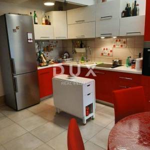 MALI LOŠINJ - Dva stana u neposrednoj blizini mora