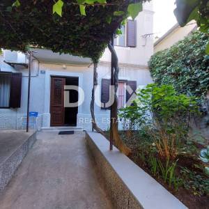 MALI LOŠINJ - dvije samostojeće kuće u strogom centru