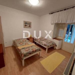 MALI LOŠINJ - dvije samostojeće kuće u strogom centru