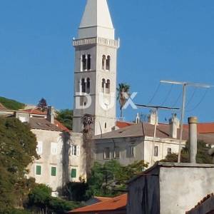 MALI LOŠINJ - dvije samostojeće kuće u strogom centru