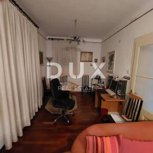 MALI LOŠINJ - dvije samostojeće kuće u strogom centru