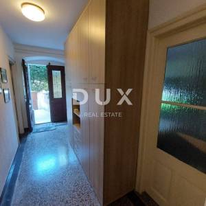 MALI LOŠINJ - dvije samostojeće kuće u strogom centru