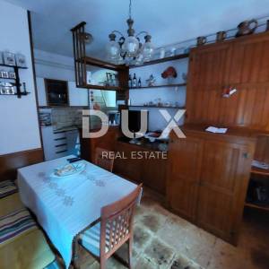 MALI LOŠINJ - dvije samostojeće kuće u strogom centru