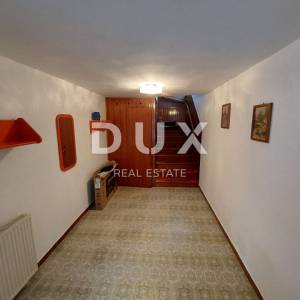 MALI LOŠINJ - dvije samostojeće kuće u strogom centru