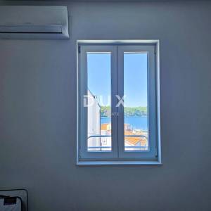 MALI LOŠINJ - Dvoetažni stan 100 m2, kaskadni vrt, parking, blizu mora