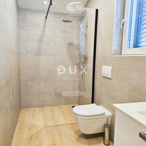 MALI LOŠINJ - Dvoetažni stan 100 m2, kaskadni vrt, parking, blizu mora