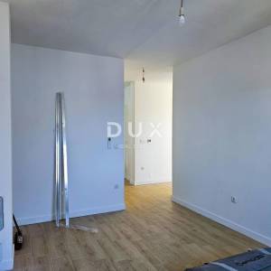 MALI LOŠINJ - Dvoetažni stan 100 m2, kaskadni vrt, parking, blizu mora