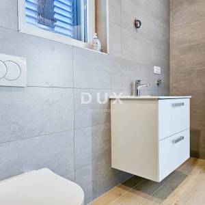 MALI LOŠINJ - Dvoetažni stan 100 m2, kaskadni vrt, parking, blizu mora