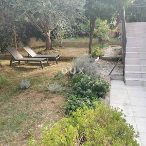 MALI LOŠINJ- etaža kuće sa tri stana