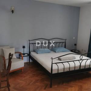 MALI LOŠINJ- etaža kuće sa tri stana
