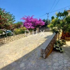 MALI LOŠINJ - Etaža s pogledom na more u mirnom dijelu otoka