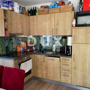 MALI LOŠINJ, kuća sa dva stana i uređenom okućnicom 170m2
