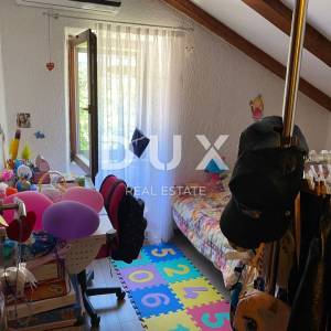 MALI LOŠINJ, kuća sa dva stana i uređenom okućnicom 170m2