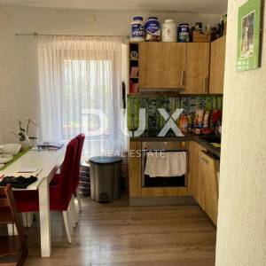 MALI LOŠINJ, kuća sa dva stana i uređenom okućnicom 170m2