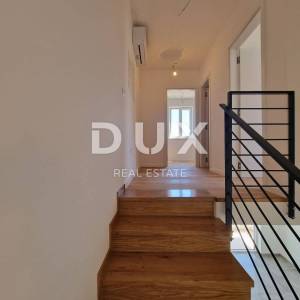 MALI LOŠINJ, NEREZINE - 80 m od mora! Dvoetažni apartman s okućnicom i parkingom