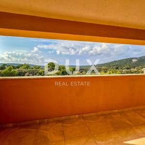 MALI LOŠINJ, OKOLICA - Apartmanska kuća u mirnom dijelu otoka