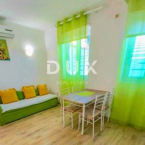 MALI LOŠINJ, OKOLICA - Apartmanska kuća u mirnom dijelu otoka