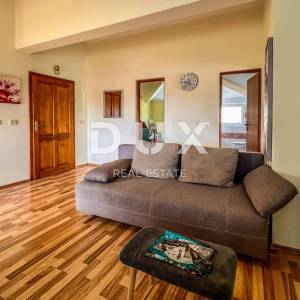 MALI LOŠINJ, OKOLICA - Apartmanska kuća u mirnom dijelu otoka