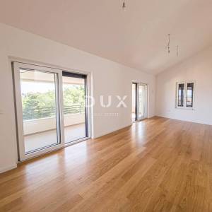 MALI LOŠINJ - Penthouse u centru na 100m od mora s garažom