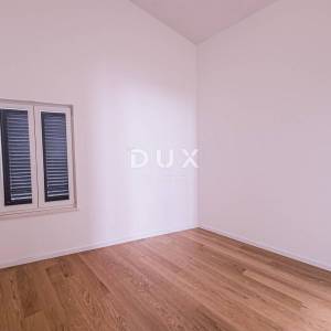 MALI LOŠINJ - Penthouse u centru na 100m od mora s garažom